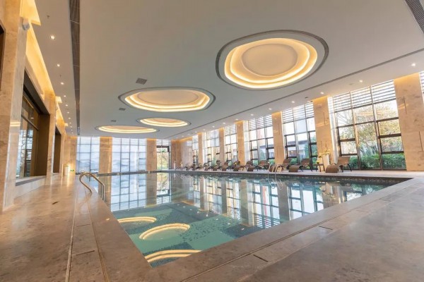 山城重庆，夜色斑斓，尽享不夜城魅力